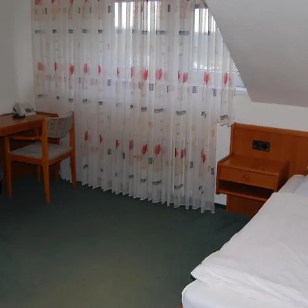 Hubertushof 호텔 린겐