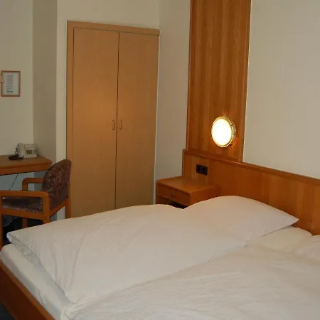 Hubertushof 호텔 린겐