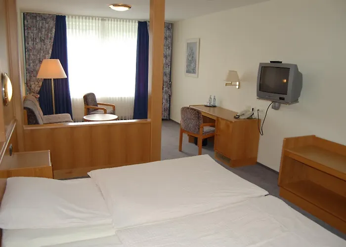 Hubertushof Отель Линген